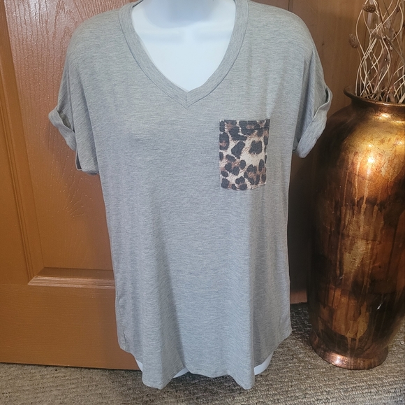 💜 New Grey V Neck Top - Picture 3 of 6
